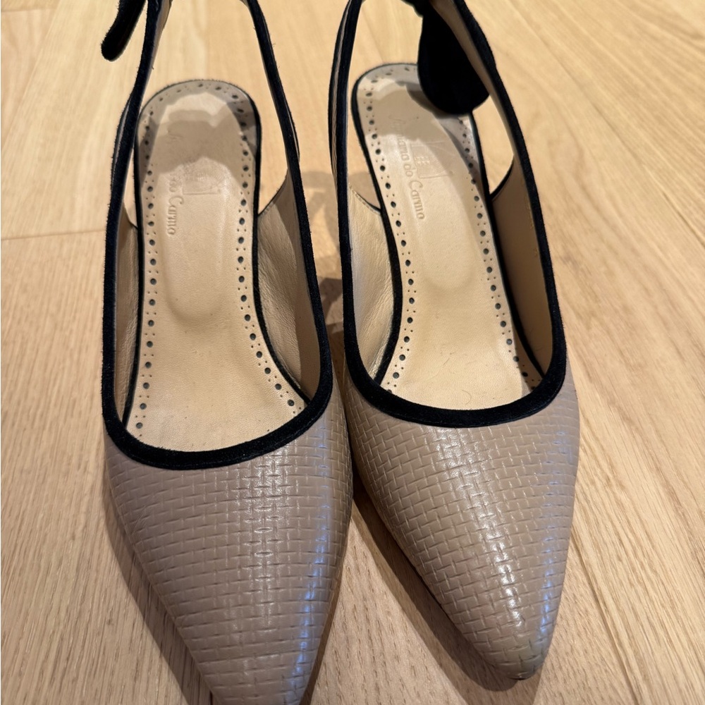Sapataria do  Carmel - Taupe and Black Slingback Heels
